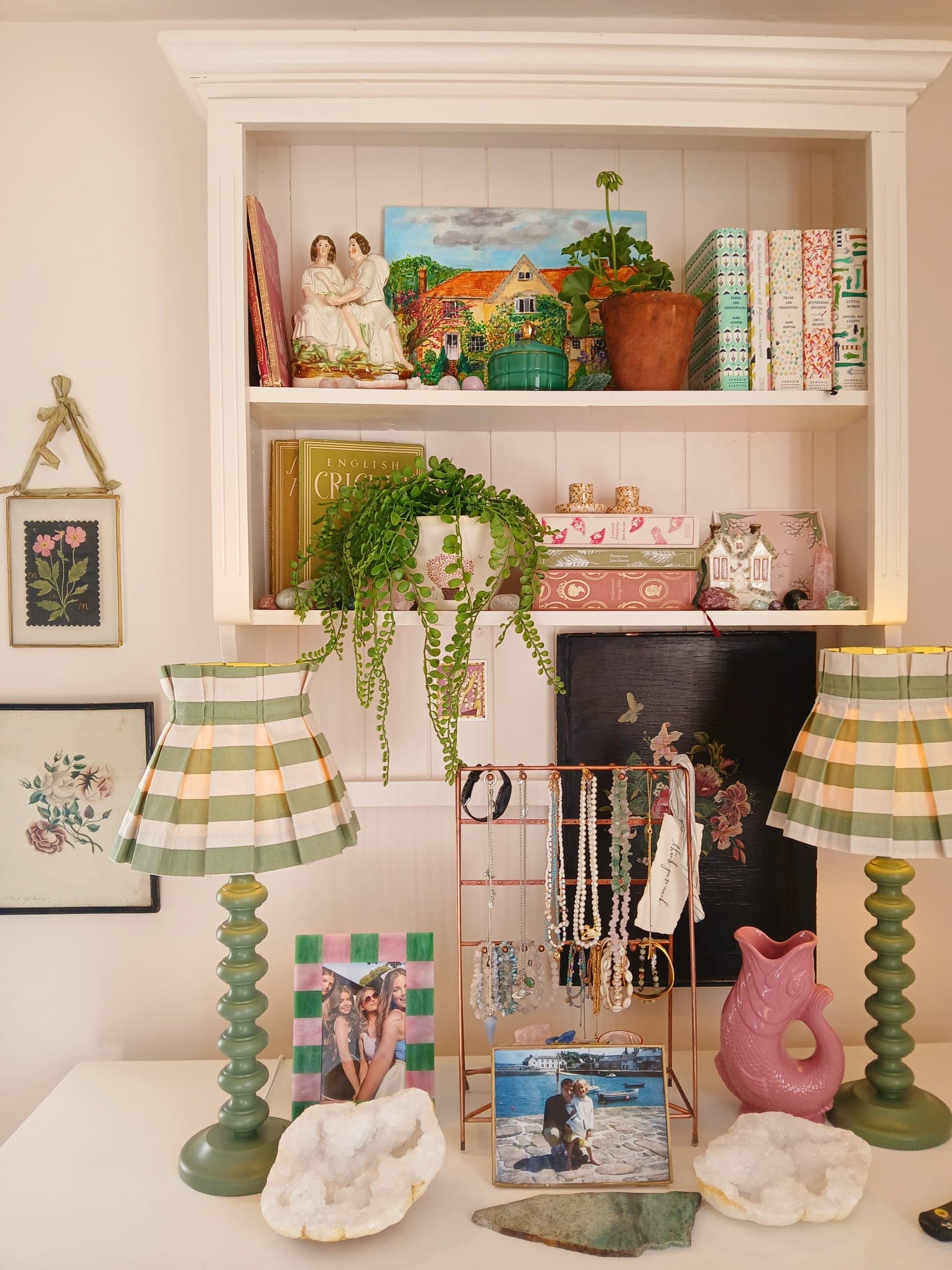 Painted alcove