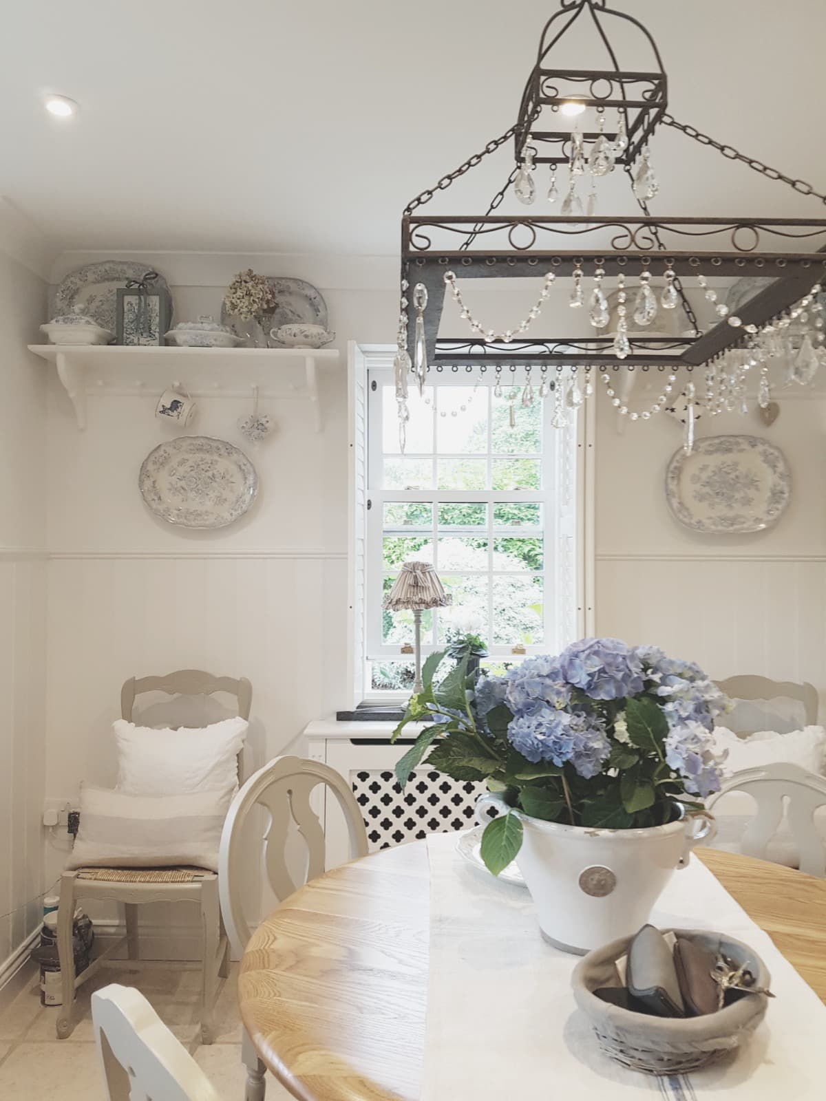 Kitchen & dining room